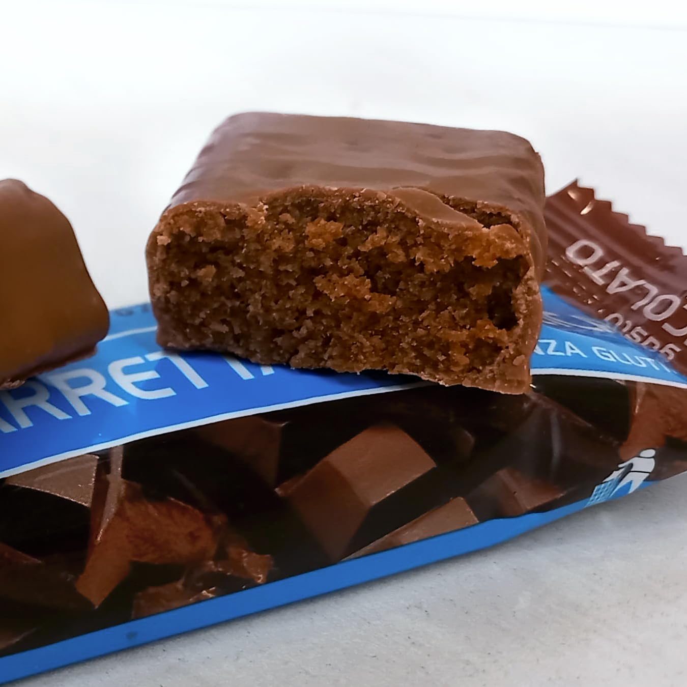 ultimate-italia-barretta-proteica-33-gusto-cacao-con-vitamine-e-minerali image 4